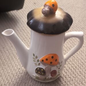 Mushroom Design Ceramic Teapot - Orange and Brown